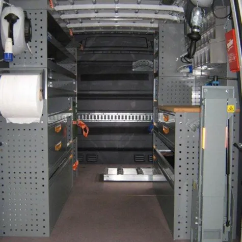 Die vielfältige Fahrzeugeinrichtung von StoreVan für den Bereich Sanitär- und Abwasserwartungsservice Bild: Die vielfältige Fahrzeugeinrichtung von StoreVan für den Bereich Sanitär- und Abwasserwartungsservice