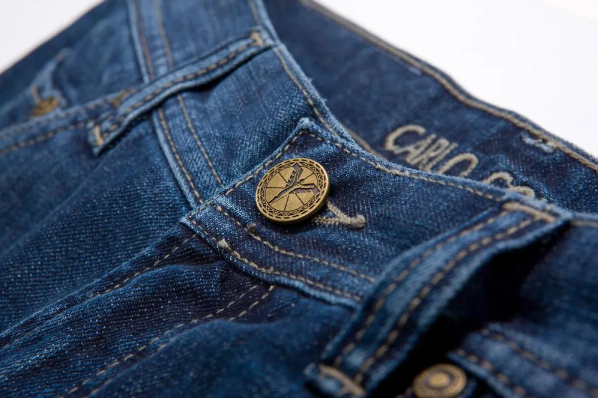 CARLO COLUCCI - qualitatives Denim Jeans Design mit Lifestyle