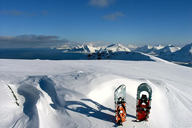 Winterabenteuer auf den Lofoten: Berg & Boot, Kunst & Kultur, Natur & Nordlicht Bild: Winterabenteuer auf den Lofoten: Berg & Boot, Kunst & Kultur, Natur & Nordlicht