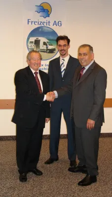 Bild: Hochzeit der Giganten im Caravaning-Fachhandel