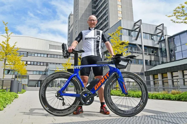 Bild: Krankenpfleger kämpft sich mit Willen und Biss zum Ironman