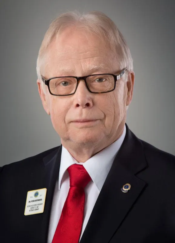 Dr. med. Peter Rothkegel Distrikt Governor 111 MN Lions Clubs International