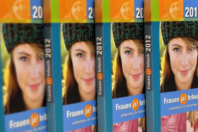 Bild: Hauptsache Arbeit? Frauenjahrbuch 2012 macht Frauen Mut zu neuen beruflichen Wegen