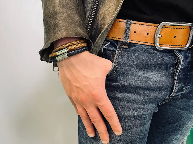 Bild: Crazy Frog startet als neue Marke für modische Lederarmbänder in Manufakturqualität