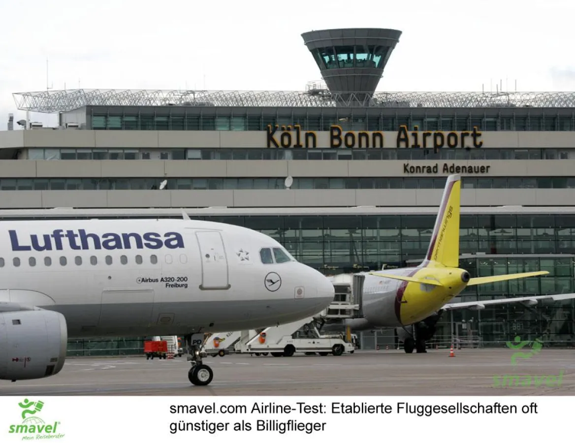 Hohe Zusatzkosten: Im Gesamtpreis kann so der Linienflug oft günstiger sein als der Billigflug