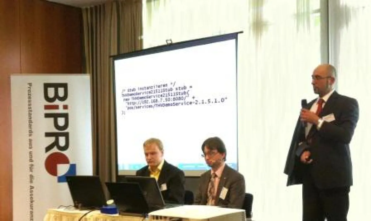 Matthias Brauch und Mario Korte beim Live Coding (mit Jan-Erik Timme)