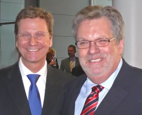 WOLFGANG JORDAN zum FDP-Bürgermeisterkandidaten gewählt - WESTERWELLE gratuliert Bild: WOLFGANG JORDAN zum FDP-Bürgermeisterkandidaten gewählt - WESTERWELLE gratuliert