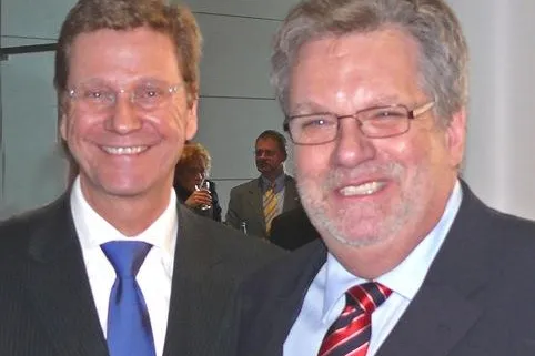 WOLFGANG JORDAN zum FDP-Bürgermeisterkandidaten gewählt - WESTERWELLE gratuliert Bild: WOLFGANG JORDAN zum FDP-Bürgermeisterkandidaten gewählt - WESTERWELLE gratuliert