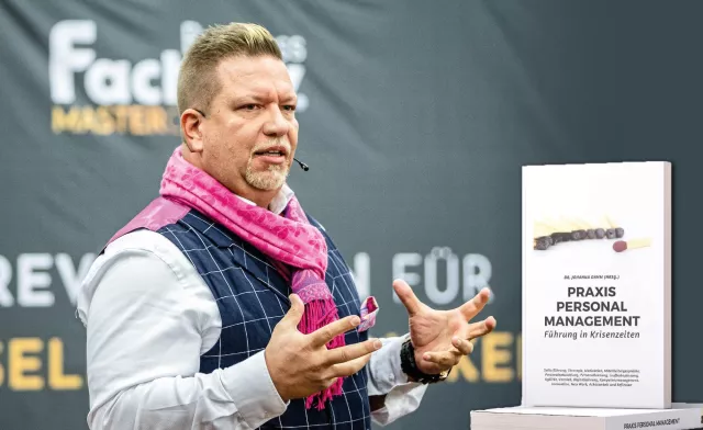 Bild: Führung in Krisenzeiten - Eine Thematik mit Bestsellergarantie