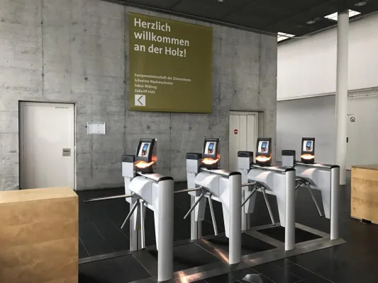 Bild: Holz 2016 mit Besuchermanagementsystem von ADITUS