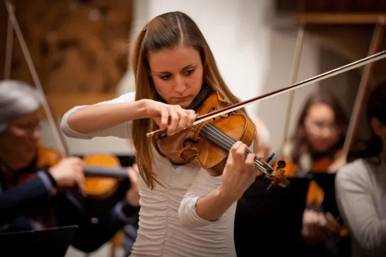 Bild: Elea Nick, Violine - aufstrebendes Geigentalent