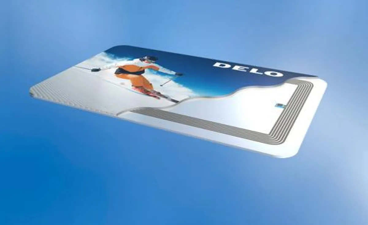 Skipass mit integriertem RFID-Tag (Bild: DELO)