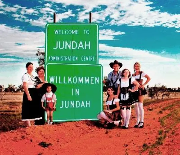 O’zapft is!: Oktoberfest im Outback Bild: O’zapft is!: Oktoberfest im Outback
