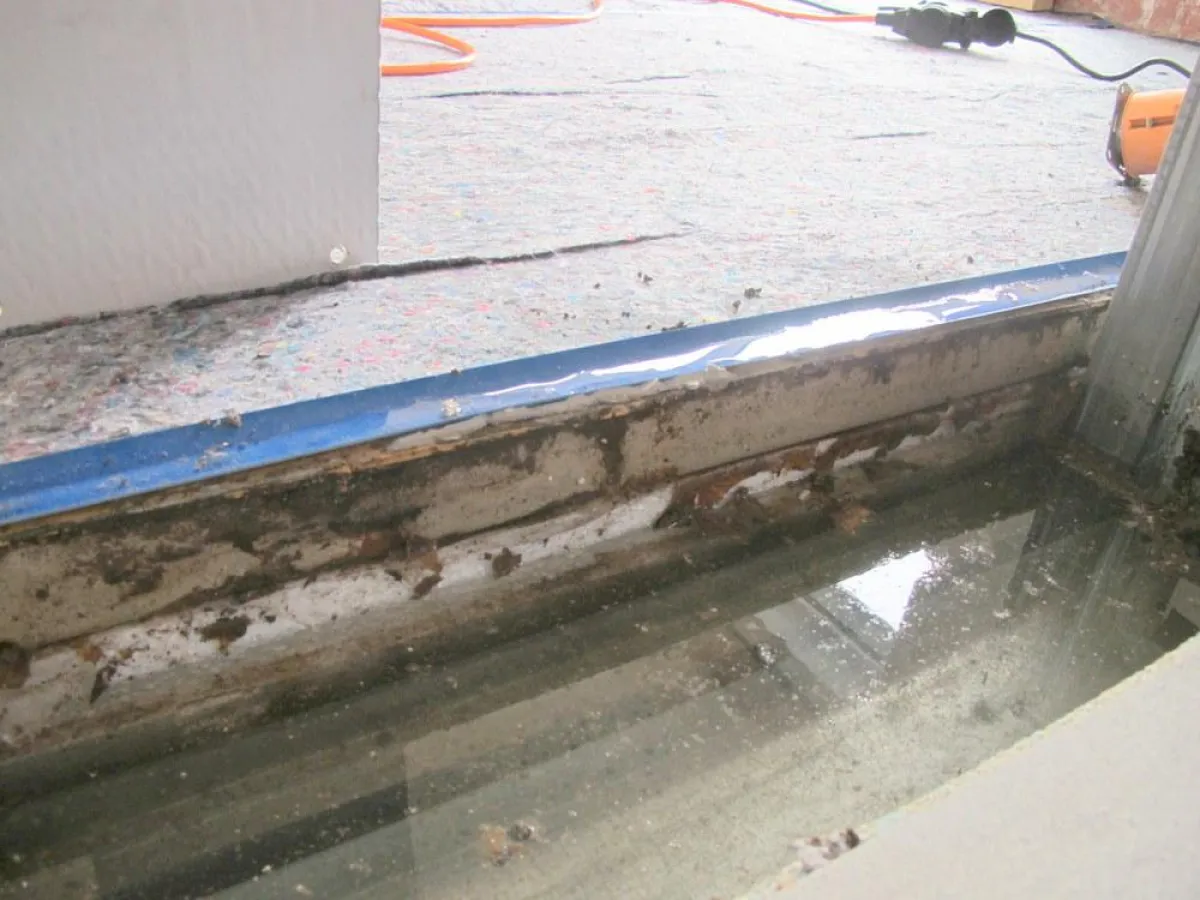 Durchnässte Dämmschicht