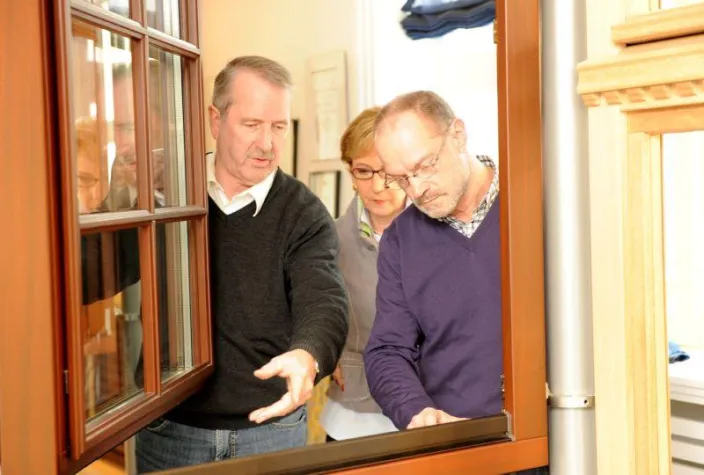 Bild: Ein Handwerker im globalen Netz – bringt das was?