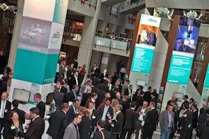 Kunden-Event abas 360°: Ein wenig revoluztionär... Bild: Kunden-Event abas 360°: Ein wenig revoluztionär...