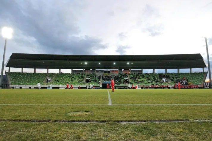 Testspiel SSV Reutlingen 05 – VfB Stuttgart mit Automesse Bild: Testspiel SSV Reutlingen 05 – VfB Stuttgart mit Automesse