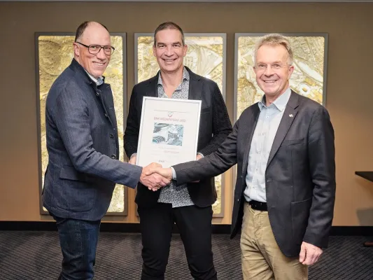 Bild: BNK Medienpreis 2023 geht an den Podcast "Hand aufs Herz"