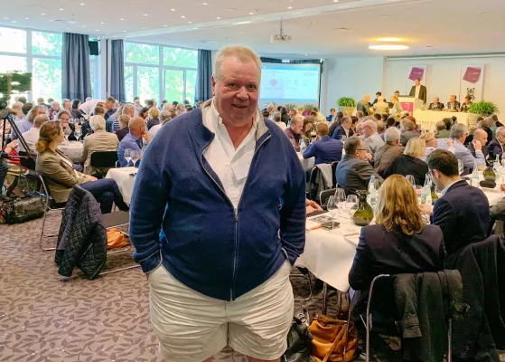 Bild: Lobenberg sichert sich die besten Weine bei Prädikatsweinversteigerungen