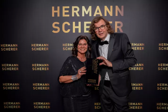 Bild: Leadership, das unter die Haut geht – SABINE KLEIN gewinnt Speaker Slam mit radikaler Tiefe und Identität