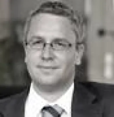 Bild: Solaranlage darf auf denkmalgeschütztes Haus - Anwälte Wöhlermann, Lorenz & Partner (Berlin) erstreiten Urteil