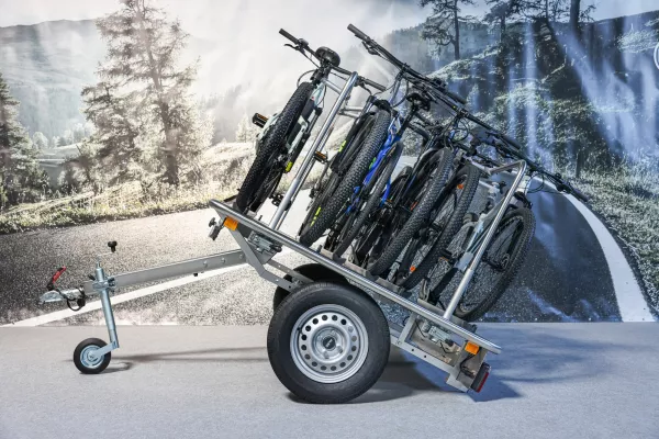 Die neuen Fahrradanhänger. StVO konform für bis zu 6 schwere E-Bikes. Bild: Die neuen Fahrradanhänger. StVO konform für bis zu 6 schwere E-Bikes.
