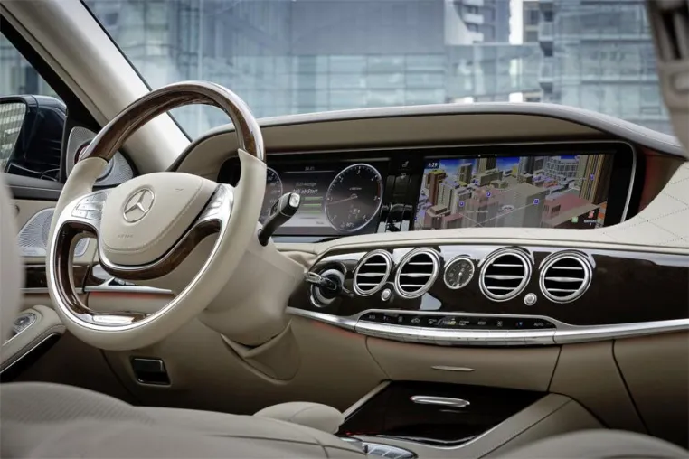 Daimler stellt MOST150 in der neuen Mercedes-Benz S-Klasse vor Bild: Daimler stellt MOST150 in der neuen Mercedes-Benz S-Klasse vor