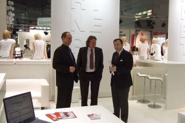 Starschnitt präsentiert Franchise-Konzept auf der Top Hair Messe in Düsseldorf Bild: Starschnitt präsentiert Franchise-Konzept auf der Top Hair Messe in Düsseldorf