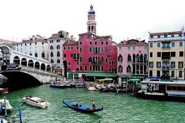 Bild: Zu den Filmfestspielen nach Venedig - Günstige Wohnungen statt teurer Hotels