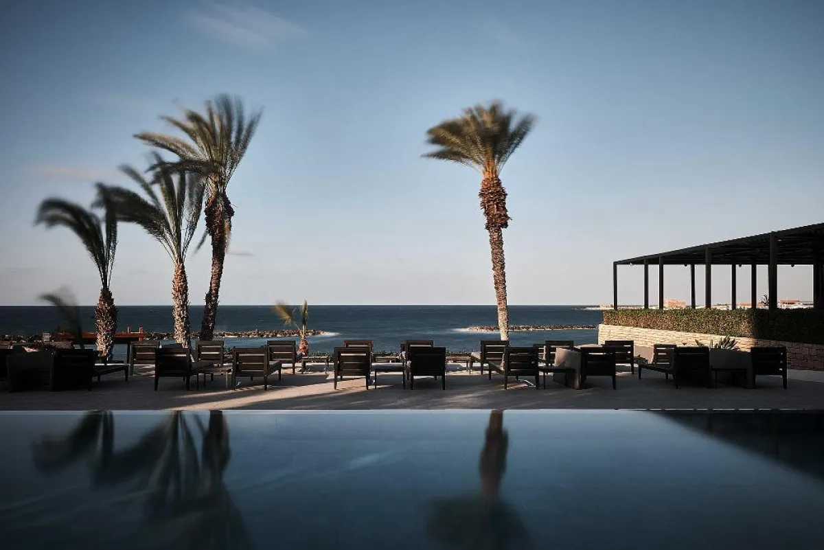 Pool mit Meerblick im Almyra