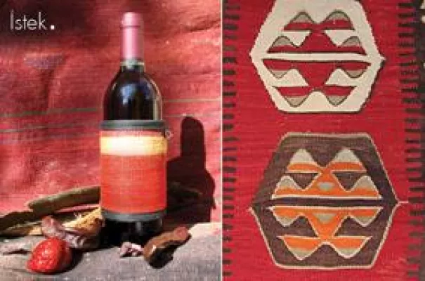 Bild: Wein-Gourmets entdecken Blumen der Wüste