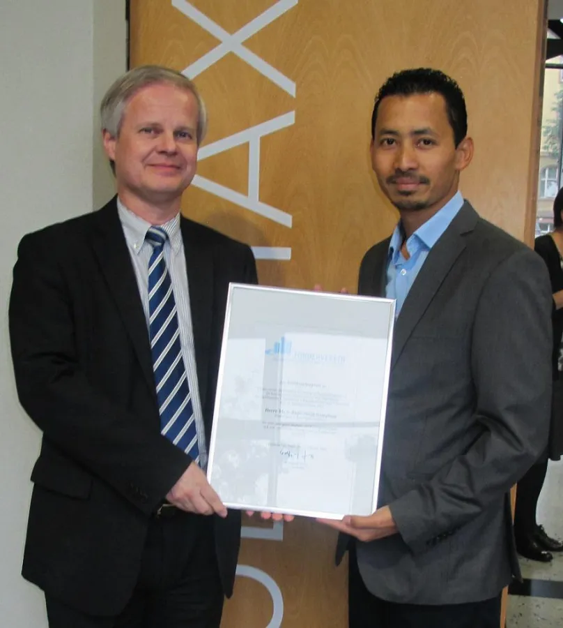 Vorstandsmitglied des Fördervereins Rolf Würz und der Preisträger Rajiv Singh Irungbam (FRA-UAS)