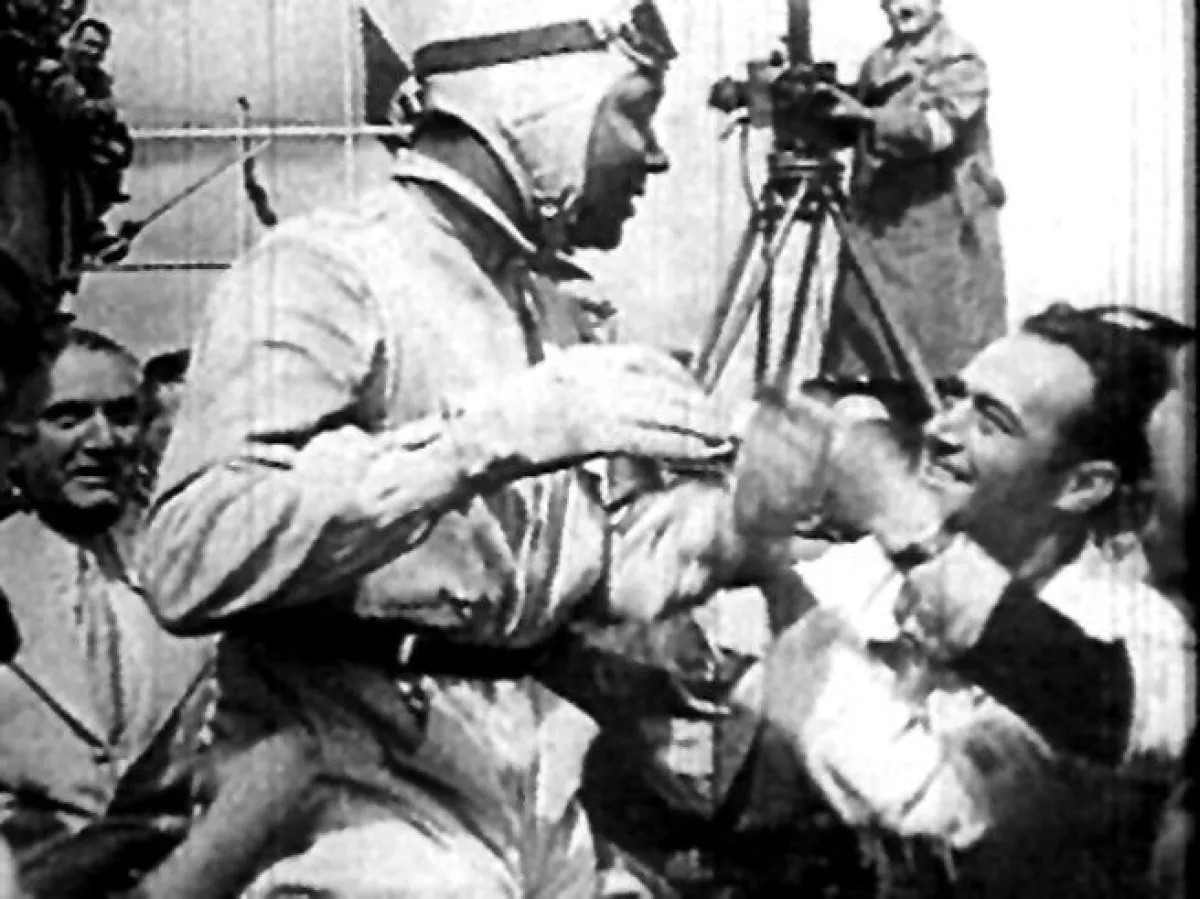 Fahrer im Siegestaumel