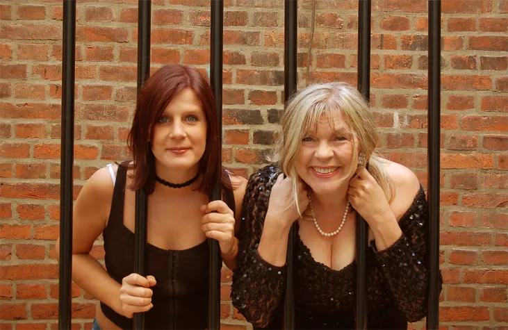 Hinter Gittern - Eine musikalische Ausnüchterung mit Sybille Schrödter und Wiebke Lorenz Bild: Hinter Gittern - Eine musikalische Ausnüchterung mit Sybille Schrödter und Wiebke Lorenz