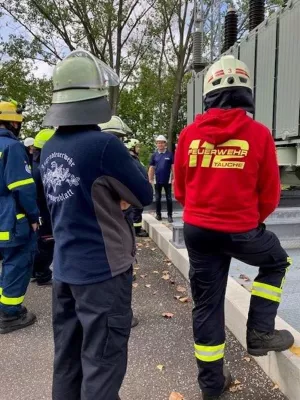 Bild: Netzbetreiber E.DIS sensibilisiert Technisches Hilfswerk und Feuerwehren für Gefahren in Brandenburg 