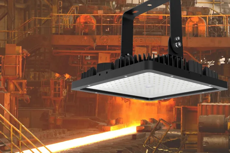 Bild: LED-Hallenleuchte für Umgebungstemperaturen bis 85°C