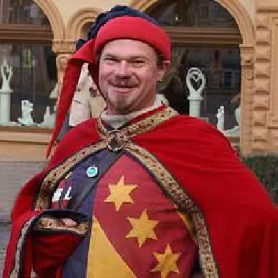 Historische Gewänder und mittelalterliche Klänge auf dem Moritz-Burg-Fest Halle/ Saale Bild: Historische Gewänder und mittelalterliche Klänge auf dem Moritz-Burg-Fest Halle/ Saale