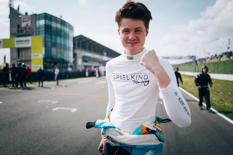 YouTube-Star Felix von der Laden startet für Superdrink by Car Republic in der DTM Trophy Bild: YouTube-Star Felix von der Laden startet für Superdrink by Car Republic in der DTM Trophy