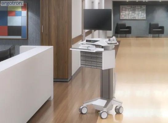 Bild: Für Pflegekräfte gemacht – Visitenwagen von Ergotron unterstützen die Helden der Corona Zeit