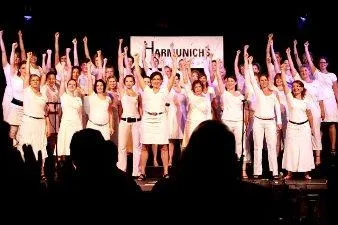 Bild: Harmunichs swingen a-cappella durch den Sommer