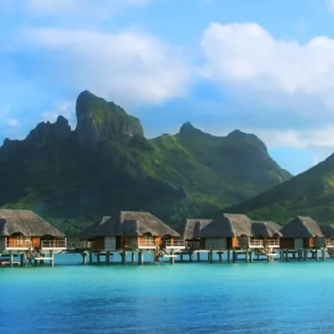 Bild: Up and away – Hochzeitsreise, ein beliebtes Geschenk auf dem Hochzeitstisch