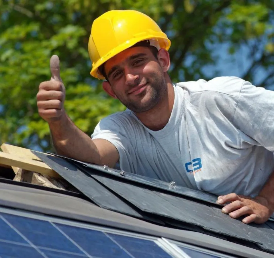 PV-Anlagen effizient warten und prüfen mit den Wärmebildkameras von Testo