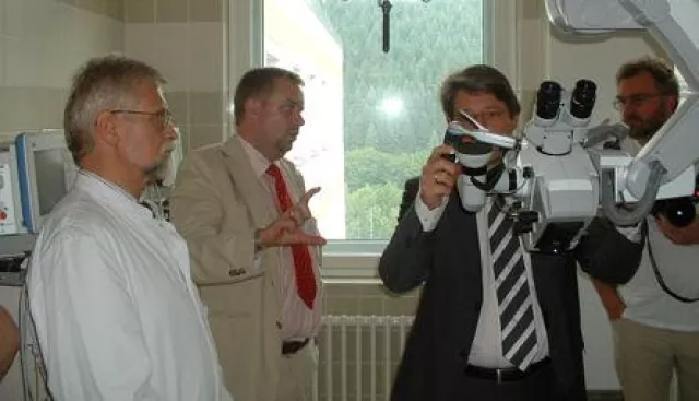 Bild: Neurochirurgische Praxis in Lennestadt eröffnet - Schwerpunkt liegt in der Wirbelsäulenchirurgie