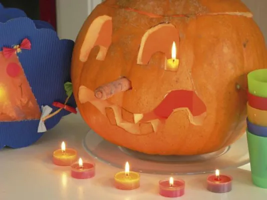 Bild: Schaurig-Schöne Kerzendekorationen für Halloween am 31.Oktober
