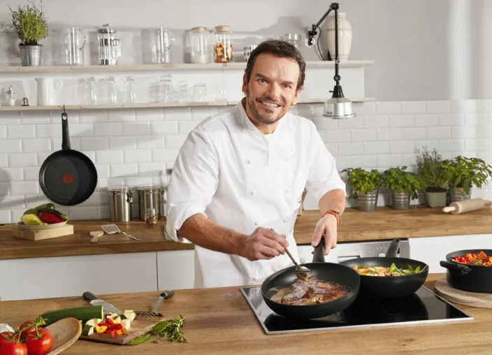 "Unschlagbar robust, für perfektes Braten": Neue Tefal-Pfannenserie So Tough Bild: "Unschlagbar robust, für perfektes Braten": Neue Tefal-Pfannenserie So Tough