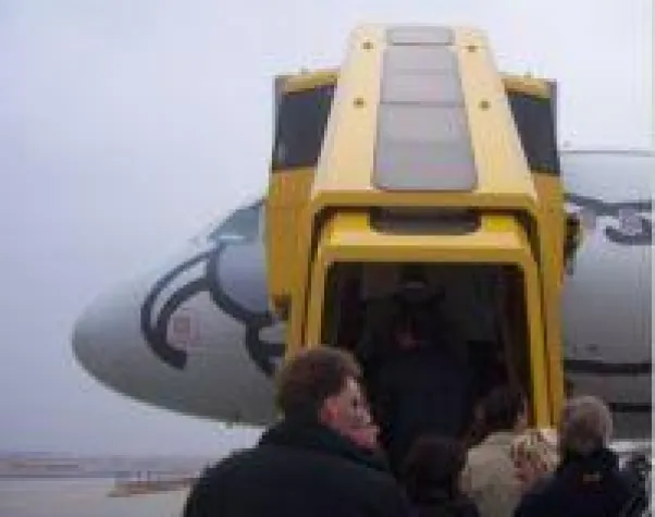 Bild: Angstfrei fliegen - Kooperation zwischen Deutschem Flugangst-Zentrum und AOK-Niedersachsen