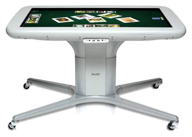Bild: Neuer SMART Table® 442i fördert gemeinschaftliches Lernen