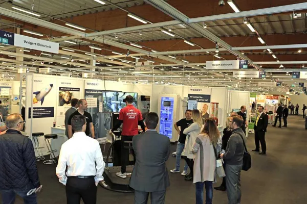 Bild: Weigert Elektronik auf der FMB – Forum Maschinenbau – PAC MAN als Ehrengast