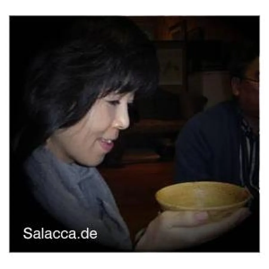 Grüner Tee wird in Asien in einer traditionellen Teezeremonie zu sich genommen