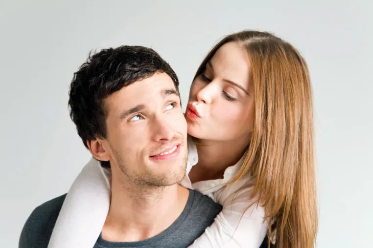 Bild: Nur nicht das Gesicht verlieren. Allergiker vertrauen der sanften Gesichtspflege von Dermaflor Naturkosmetik.